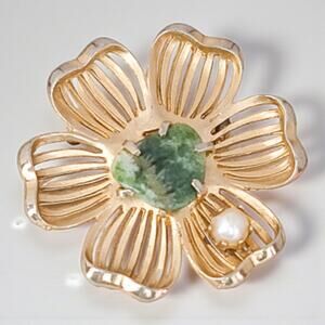 Vintage Nephrite Jade Flower Brooch Gold Tone Faux Pearl Estate Pin Openwork